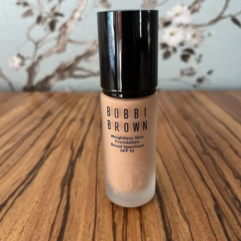 Bobbi Brown Weightless Skin Foundation SPF 15 Neutral Honey